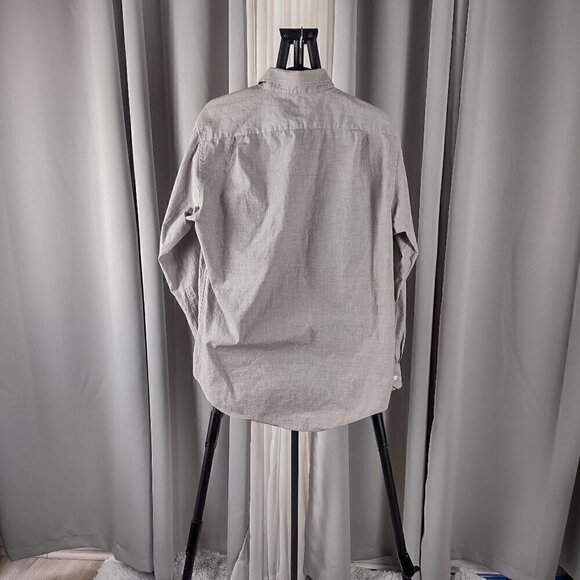 Izod Men's Light Brown, Mocha 100% Cotton Button Down Dress Shirt. Size Medium - Picture 3 of 12